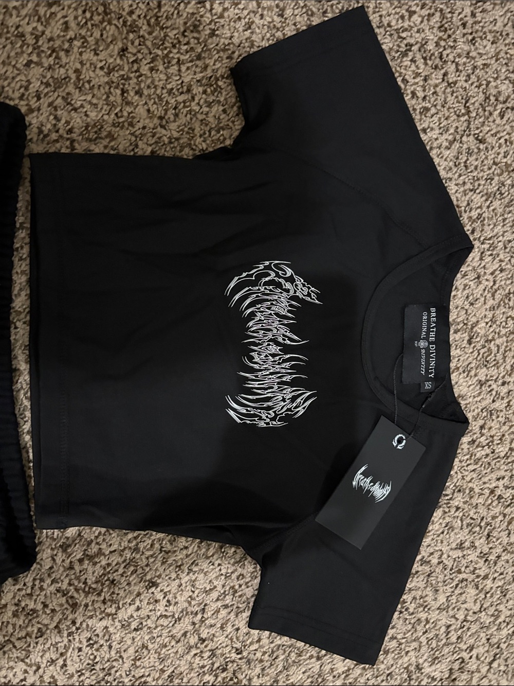 BreathDivinity Black Graphic Crewneck T-Shirt